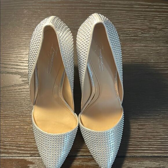 Elegant Silver Women's Heels - Picture 3 of 7